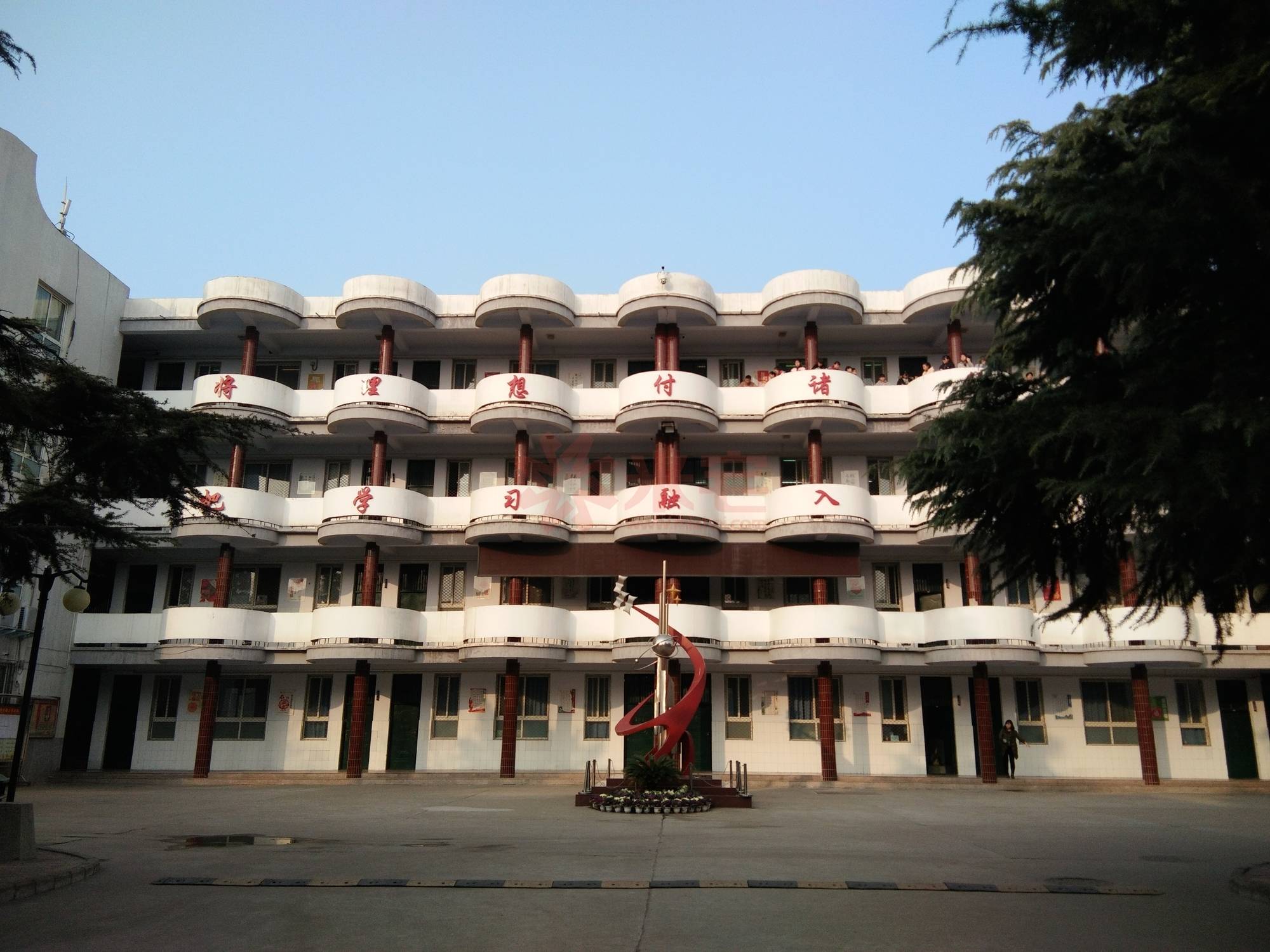 不是米宅教育这个栏目,还真不知郑州市第十中学,初闻十中,源于对郑州